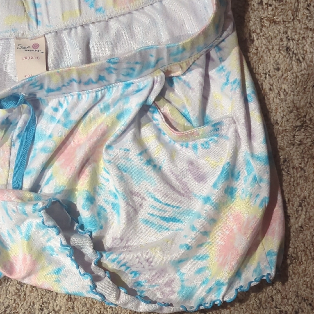 Colorful Tie-Dye Shorts - Picture 4 of 8